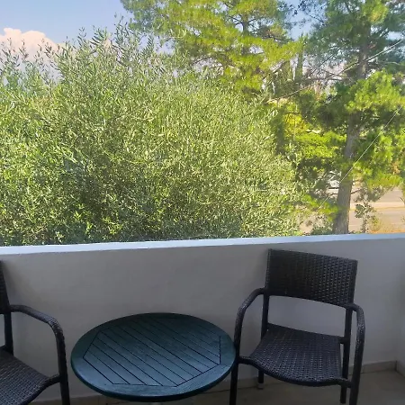 Marina House Apartman *