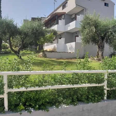 Marina House Apartman